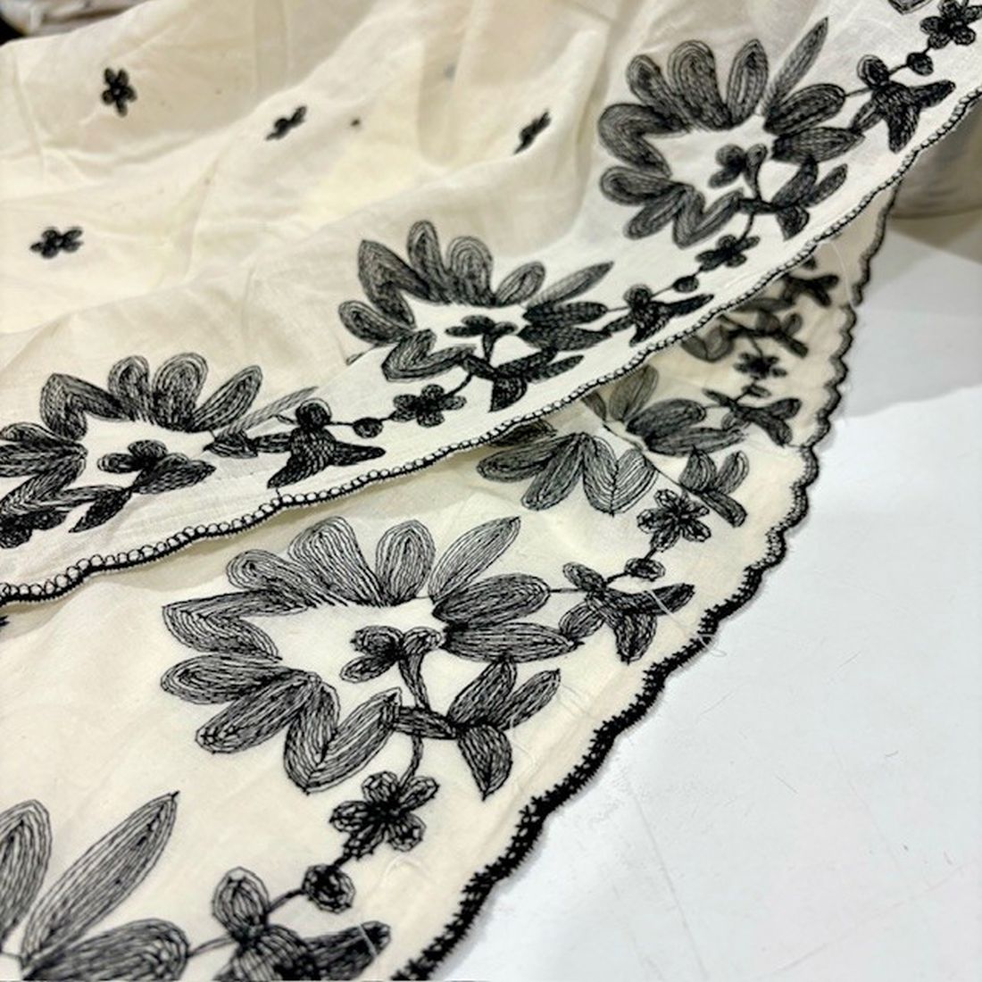 Özel Nakışlı Saf Pamuk Fisto Siyah S1