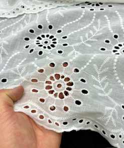 Çiçek Nakışlı %100 Pamuklu Fisto Kumaş S1