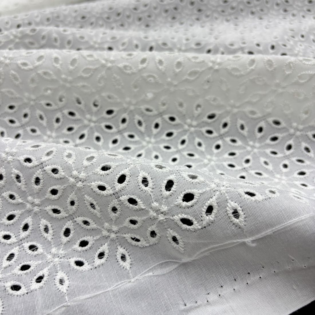 100% Pamuk Fisto Kumaş Beyaz