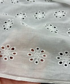 Beyaz Çiçekli Saf Pamuk Fisto Kumaş