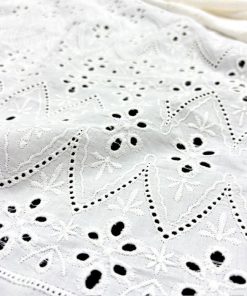 Beyaz İşlemeli Saf Pamuklu Fisto Kumaş