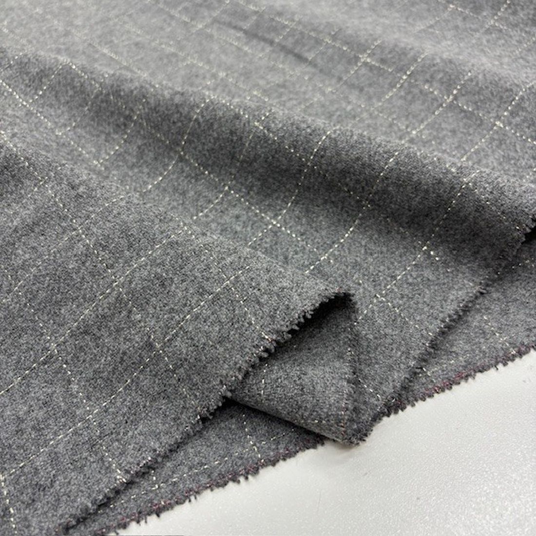 Gri Ekoseli Yumuşak Flanel Kumaş SRVT