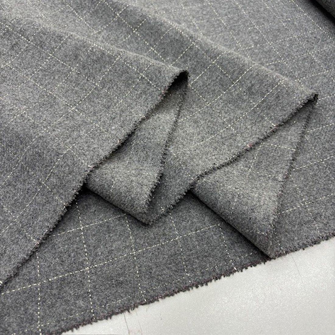 Gri Ekoseli Yumuşak Flanel Kumaş SRVT