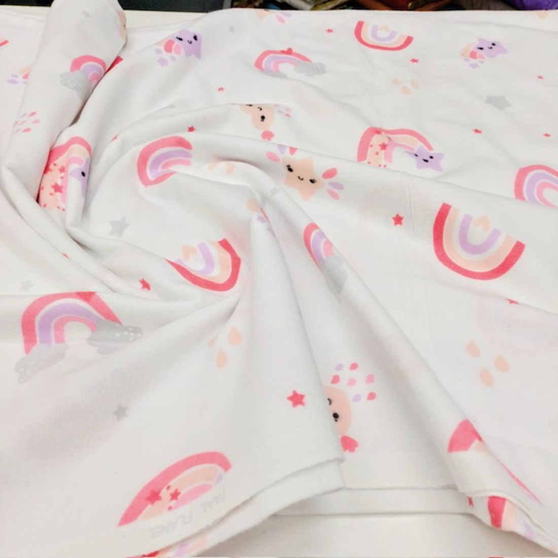 Çiften Gökkuşağı Desenli Pazen Kumaş Ayt