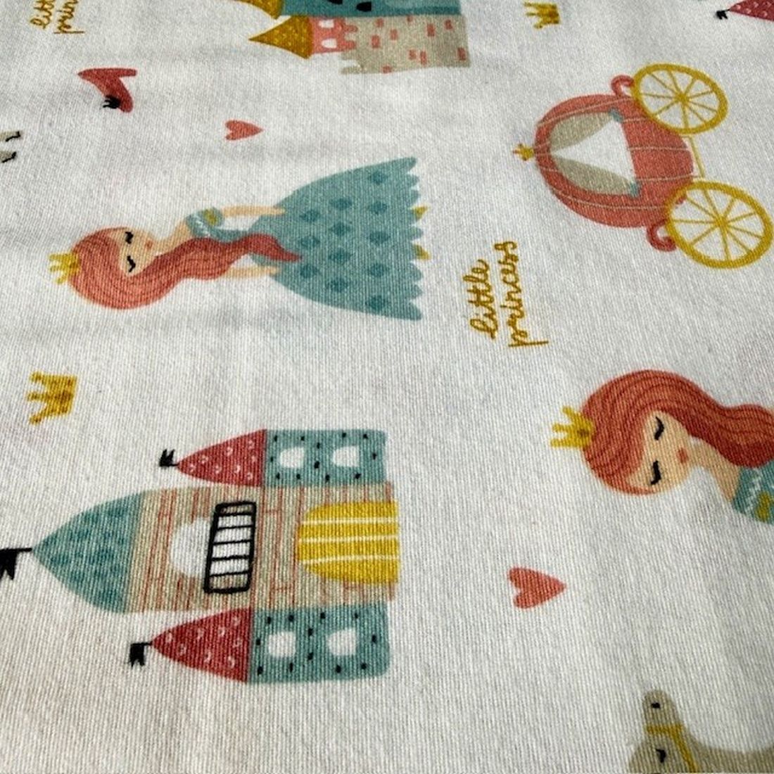 Çiften Küçük Prenses Desenli Pazen Kumaş