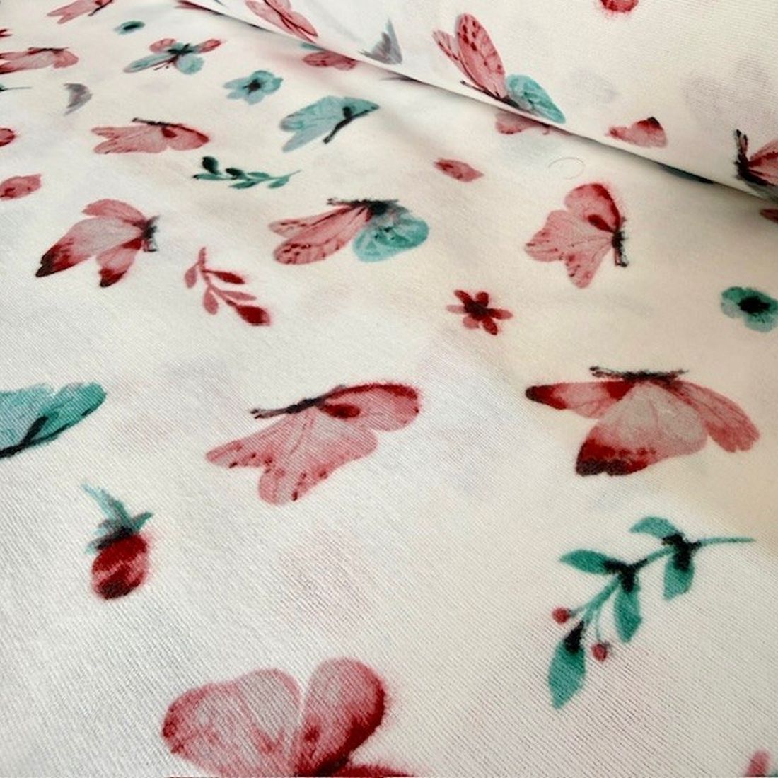 Çiften Pastel Kelebek Desenli Pazen Kumaş Arv