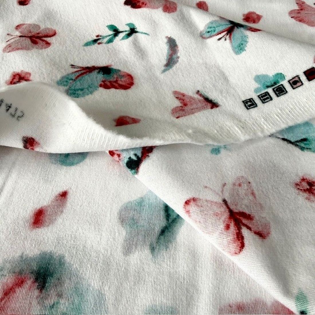 Çiften Pastel Kelebek Desenli Pazen Kumaş Arv