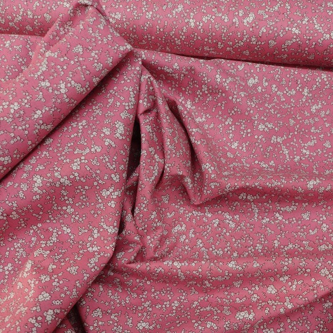 Minik Pembe Beyaz Çiçekli Poplin Kumaş AYT