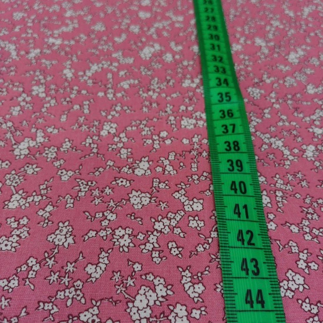 Minik Pembe Beyaz Çiçekli Poplin Kumaş AYT