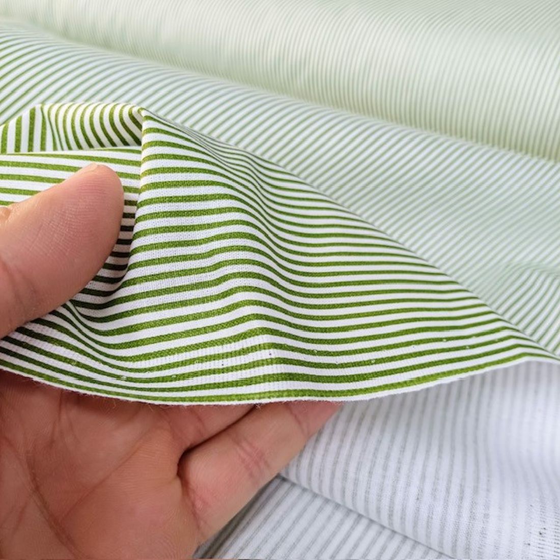 Yeşil Beyaz Çizgili Poplin Kumaş AYT