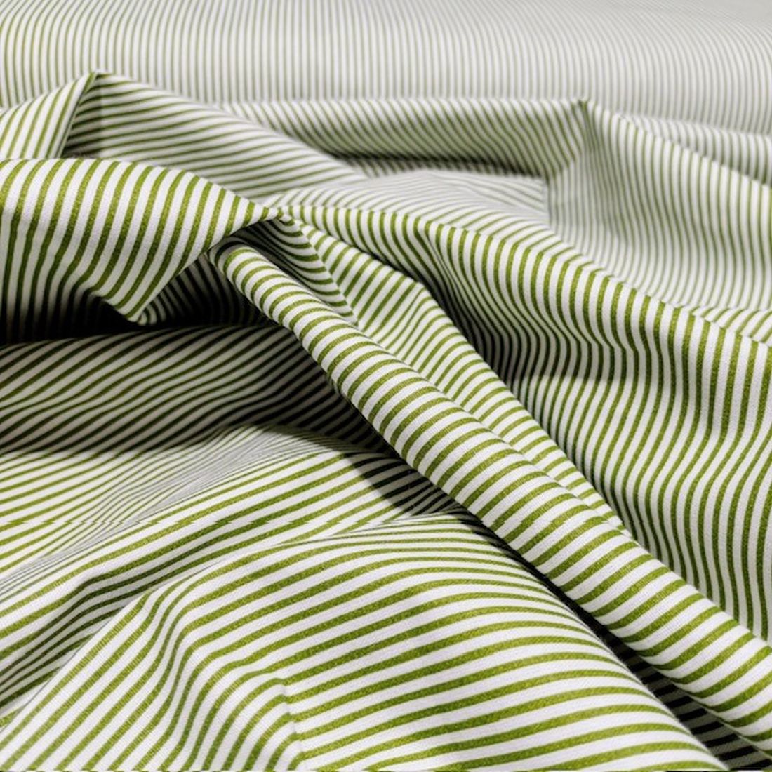 Yeşil Beyaz Çizgili Poplin Kumaş AYT