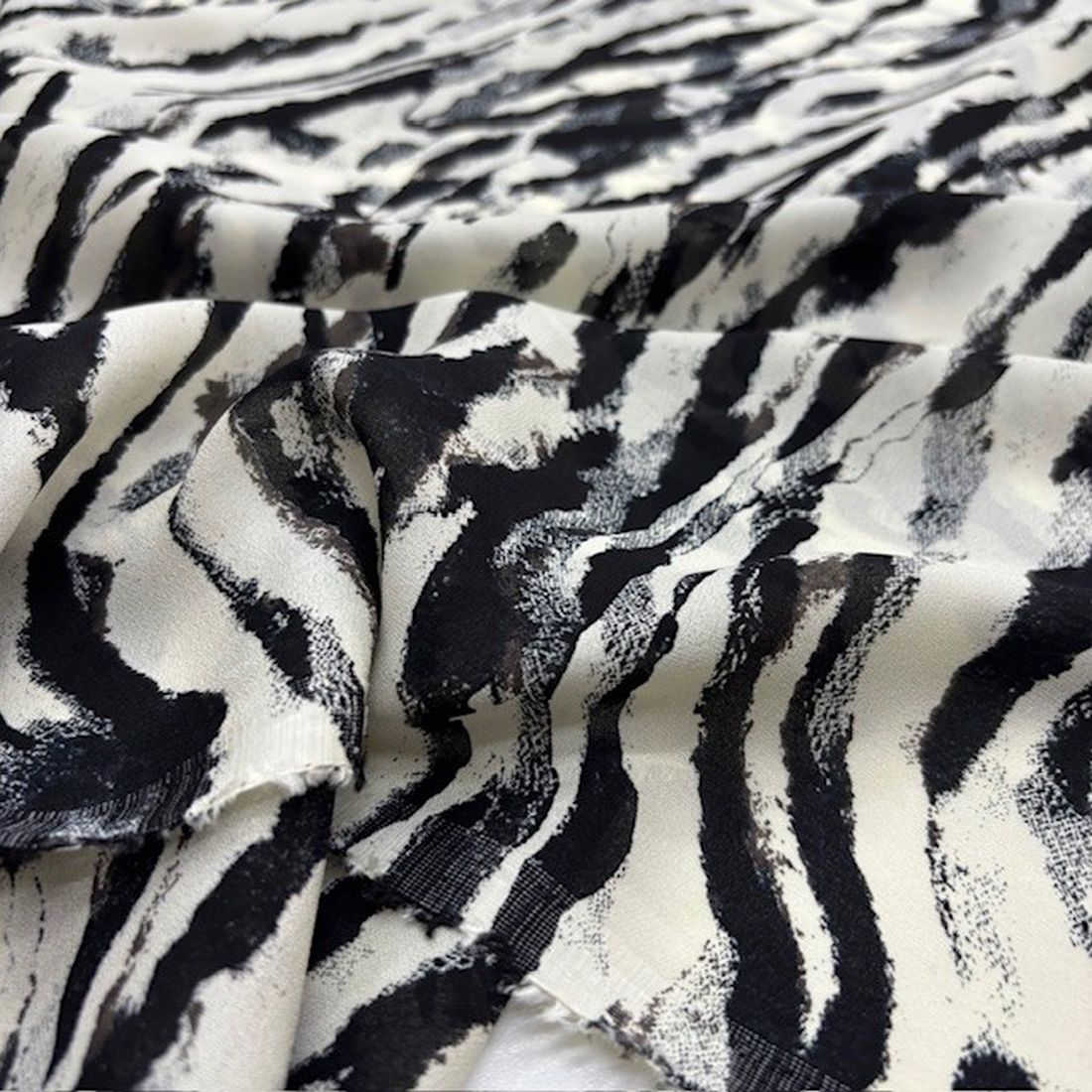 Zebra Desenli %100 Pamuk Krep Şifon Kumaş YVZ