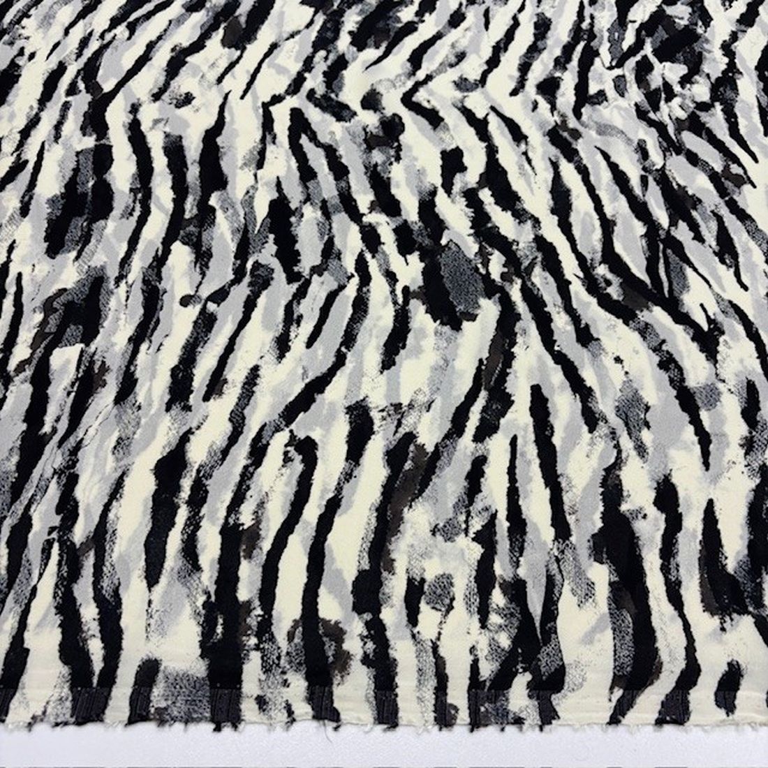 Zebra Desenli %100 Pamuk Krep Şifon Kumaş YVZ